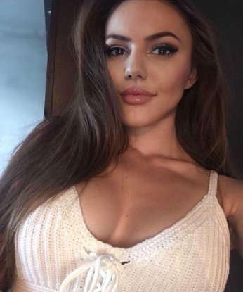 Со мной ты сможешь окунуться в мир истинного наслаждения и безудержного удовольствия. У меня нежные руки и умелый язычок, я знаю, как доставить тебе незабываемые ощущения. Мои услуги широки и разнообразны, от классического секса до экзотических игр и ролевых сюжетов. Я открыта для экспериментов и всегда готова удивить тебя своей фантазией. Мои фото и отзывы настоящие, проверено временем и клиентами. Жду тебя, чтобы доставить тебе незабываемые моменты удовольствия и наслаждения. Позвони, и мы вместе окунемся в мир наслаждения и разврата. 11347, 24 года